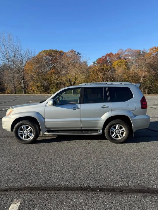 2005 Lexus GX 1st Gen - Image 2 of 14