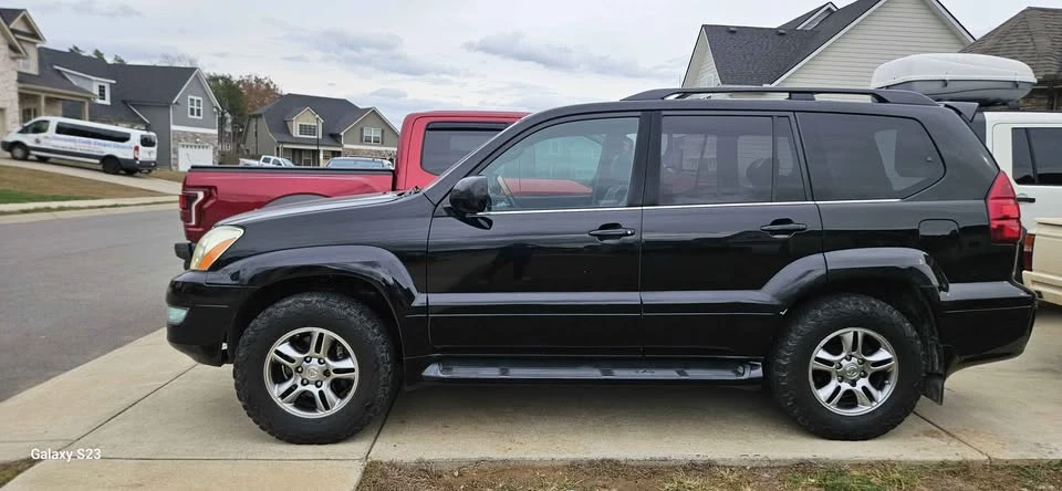 2005 Lexus GX 1st Gen - Image 2 of 11