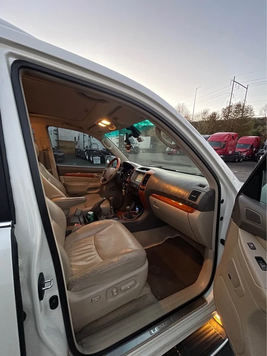2005 Lexus GX 2nd Gen - Image 13 of 16