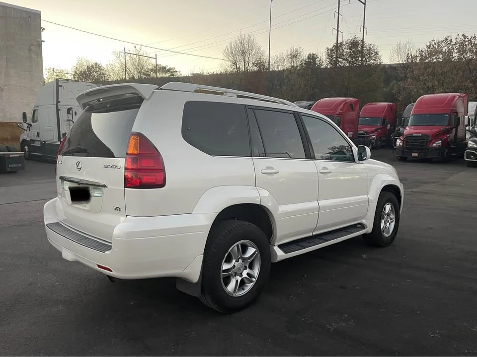 2005 Lexus GX 2nd Gen - Image 5 of 16