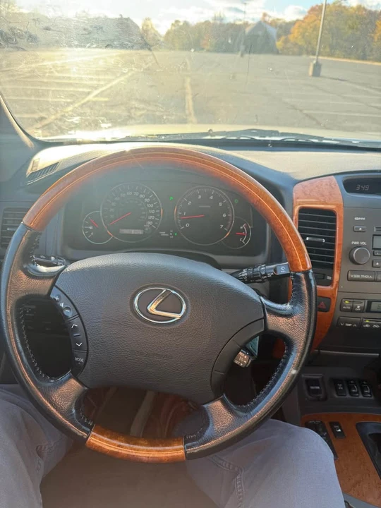 2005 Lexus GX 1st Gen - Image 13 of 14