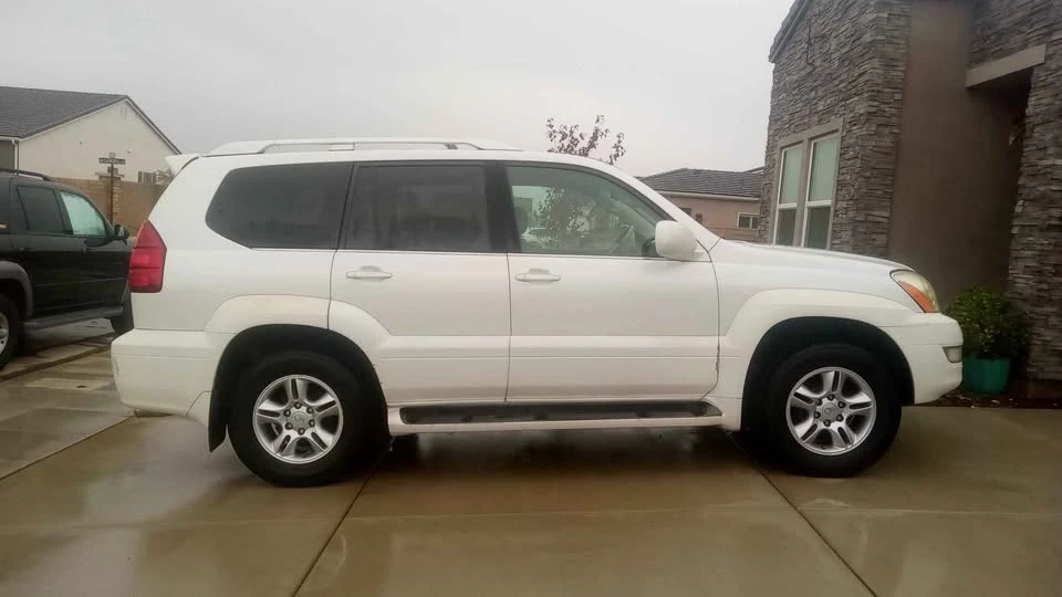 2005 Lexus GX 1st Gen - Image 5 of 13