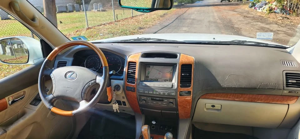2005 Lexus GX 1st Gen - Image 13 of 19
