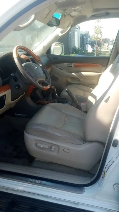 2005 Lexus GX 1st Gen - Image 6 of 13