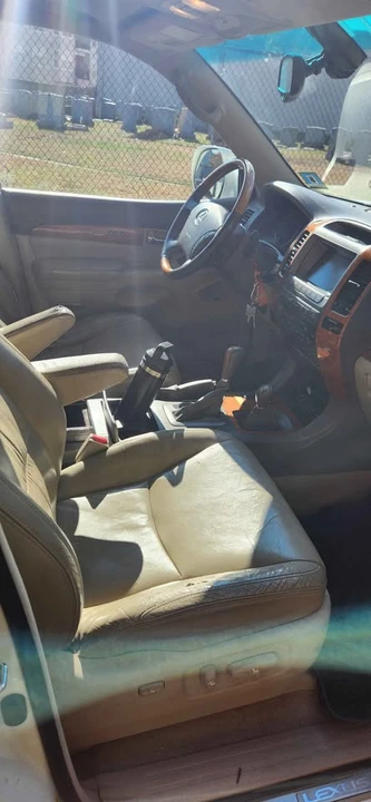 2005 Lexus GX 1st Gen - Image 15 of 19