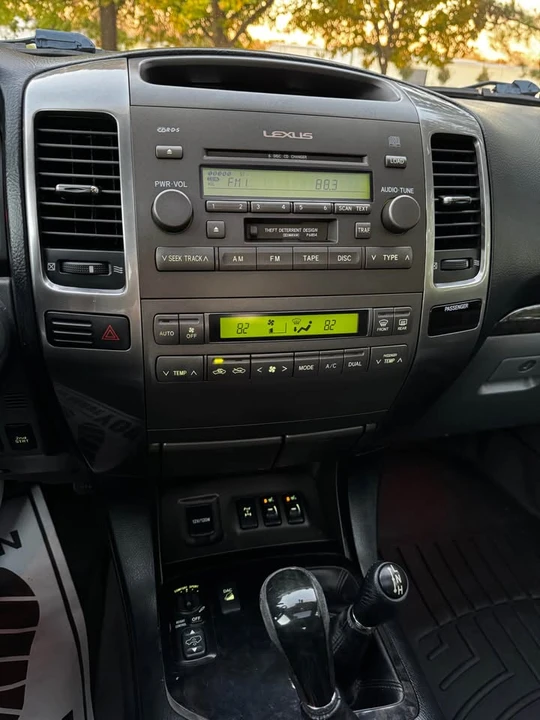 2005 Lexus GX 1st Gen - Image 13 of 19