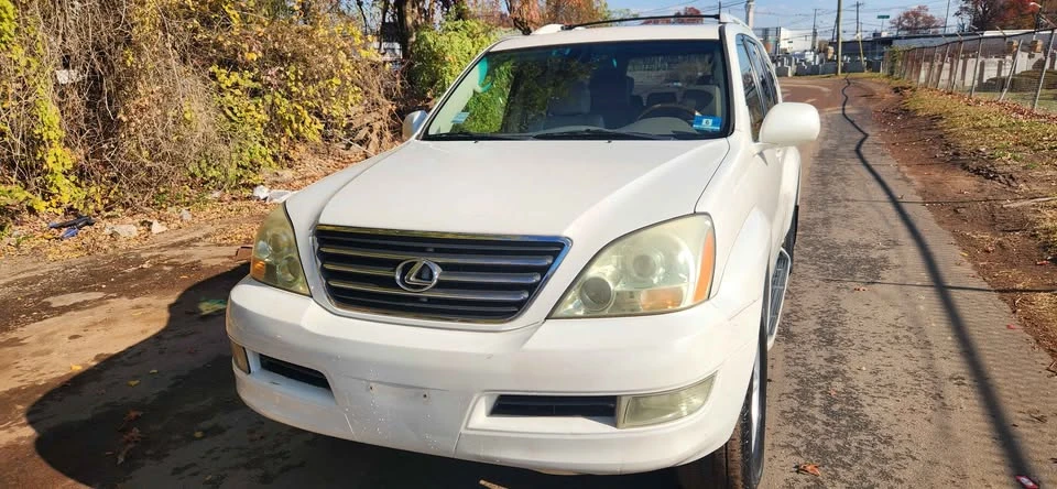2005 Lexus GX 1st Gen - Image 2 of 19