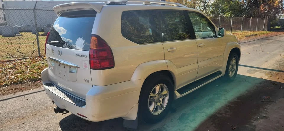 2005 Lexus GX 1st Gen - Image 11 of 19