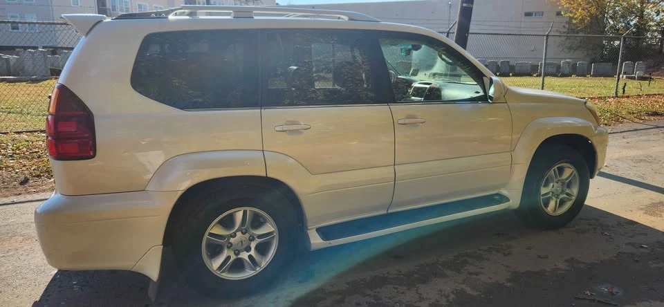 2005 Lexus GX 1st Gen - Image 10 of 19