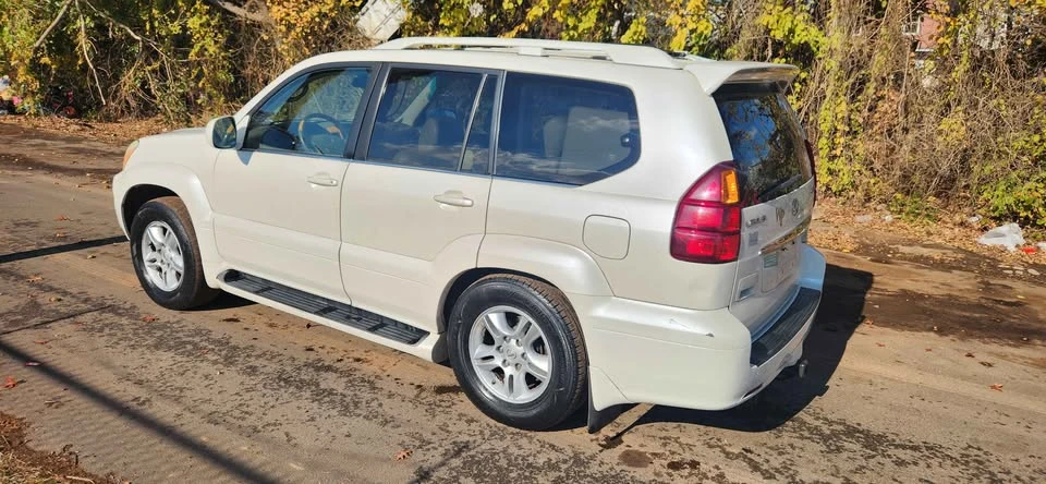 2005 Lexus GX 1st Gen - Image 7 of 19