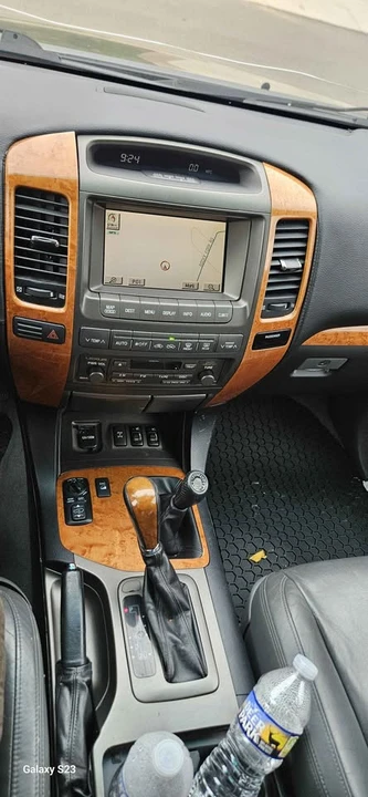 2005 Lexus GX 1st Gen - Image 5 of 11