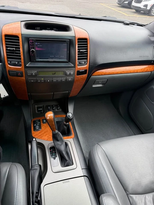 2005 Lexus GX 2nd Gen - Image 11 of 19