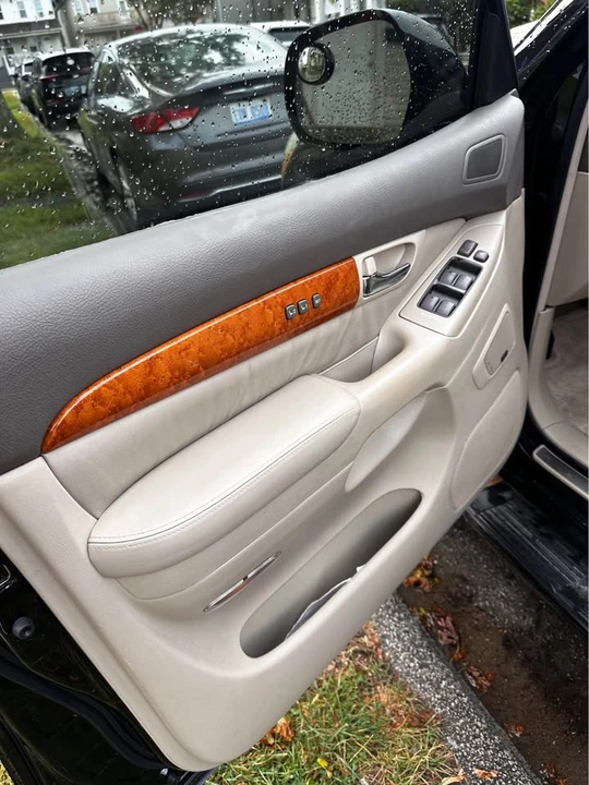 2005 Lexus GX 1st Gen - Image 18 of 19
