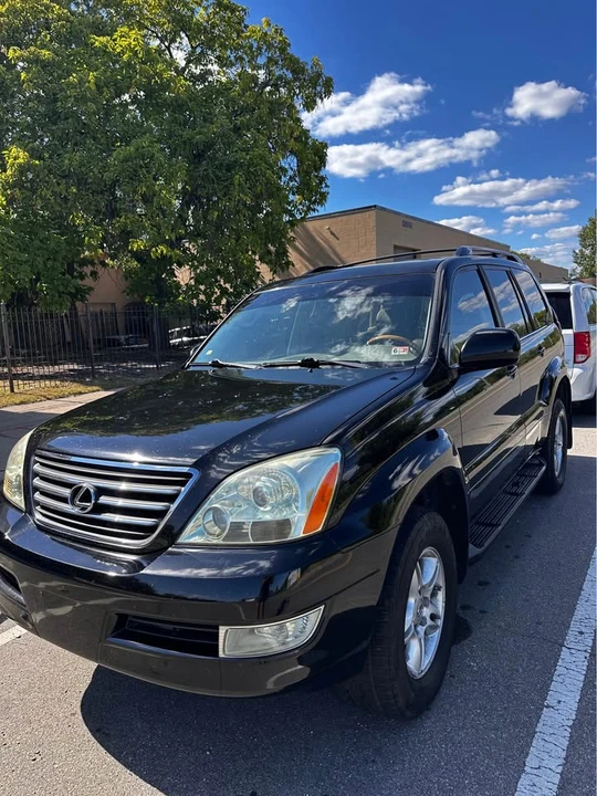 2005 Lexus GX 1st Gen - Image 3 of 19