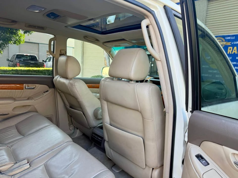 2005 Lexus GX 1st Gen - Image 12 of 16