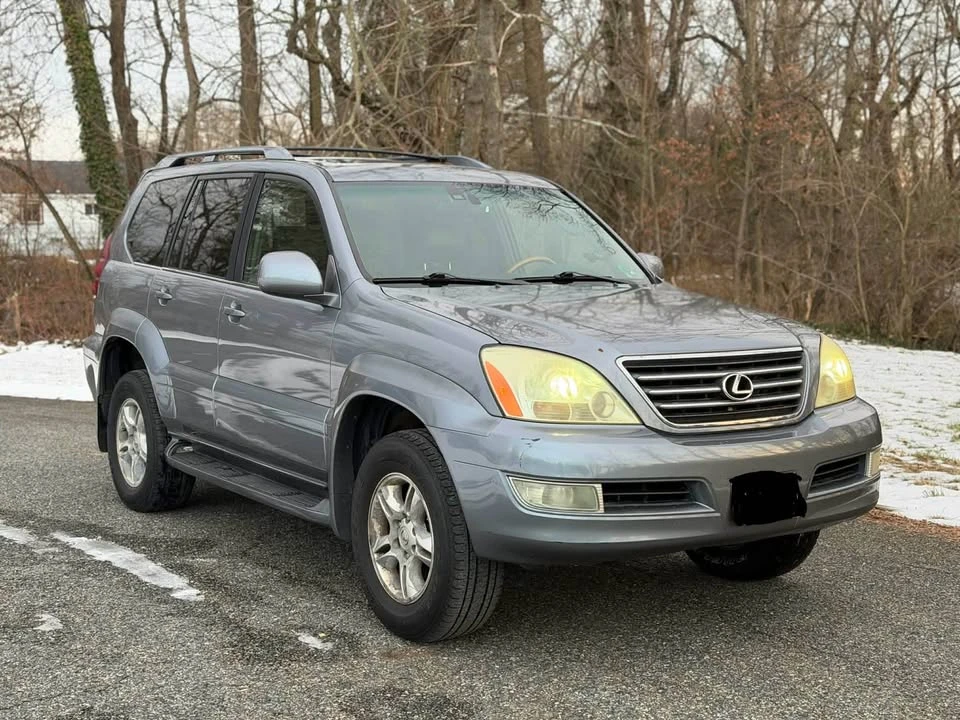 2005 Lexus GX 1st Gen - Image 2 of 10