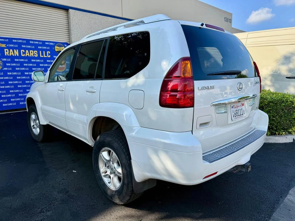 2005 Lexus GX 1st Gen - Image 5 of 16