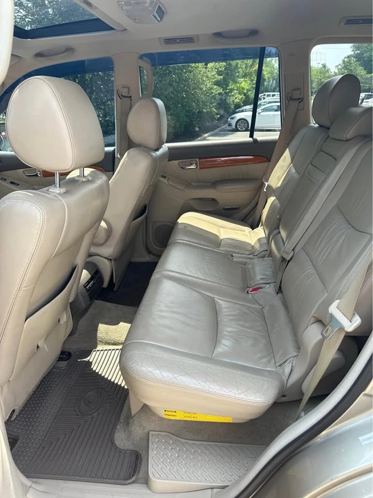 2005 Lexus GX 1st Gen - Image 13 of 16