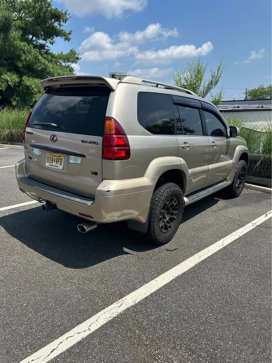 2005 Lexus GX 1st Gen - Image 4 of 16