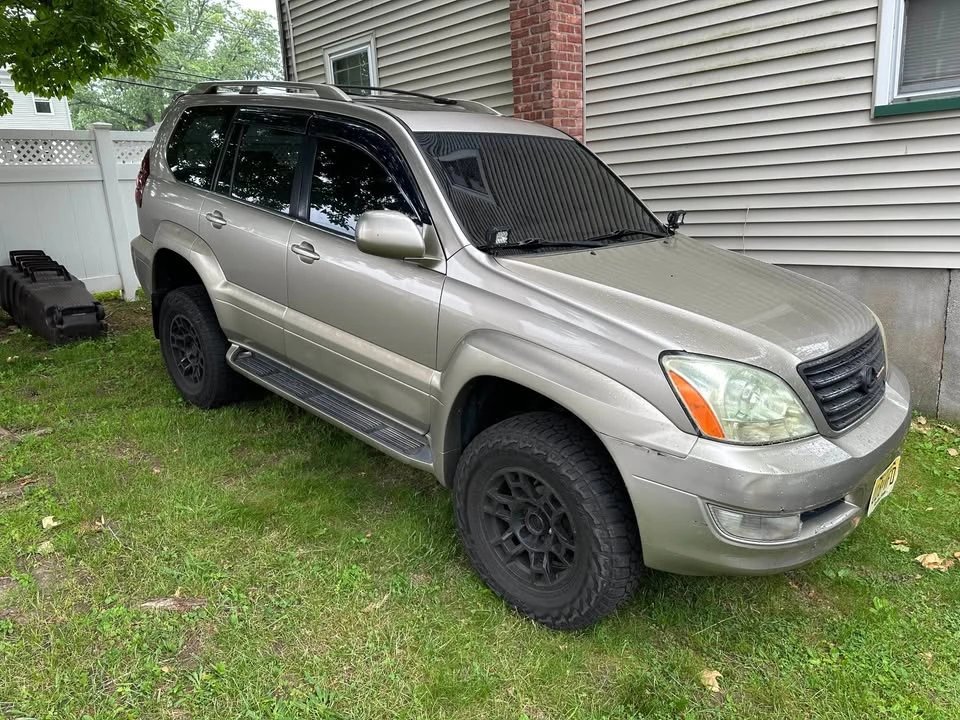 2005 Lexus GX 1st Gen - Image 2 of 16