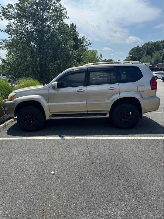 2005 Lexus GX 1st Gen - Image 6 of 16