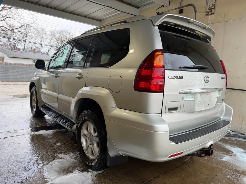 2005 Lexus GX 1st Gen - Image 4 of 11