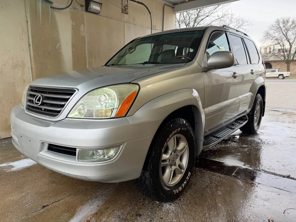 2005 Lexus GX 1st Gen - Image 3 of 11