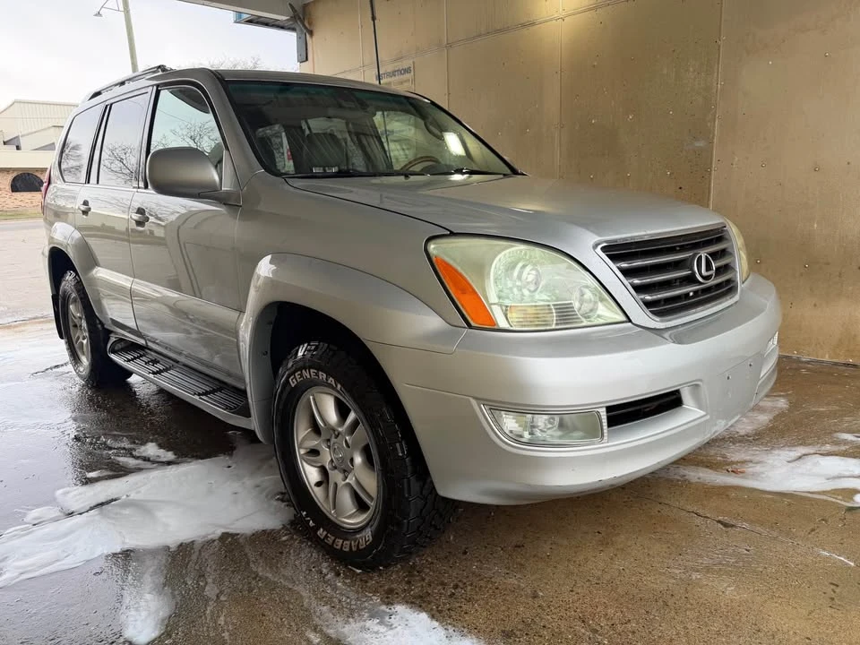 2005 Lexus GX 1st Gen - Image 2 of 11