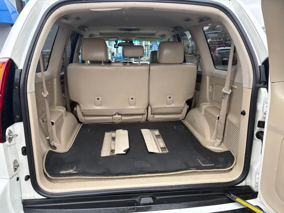 2005 Lexus GX 1st Gen - Image 4 of 19