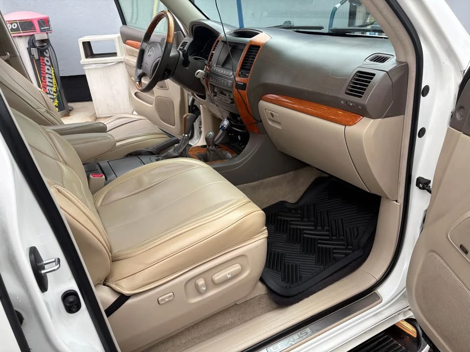 2005 Lexus GX 1st Gen - Image 9 of 19