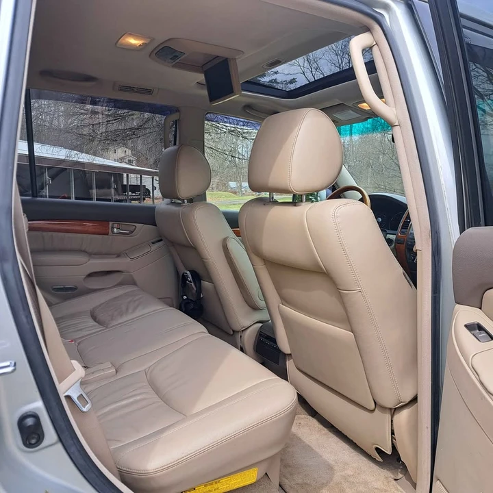 2005 Lexus GX 1st Gen - Image 16 of 20