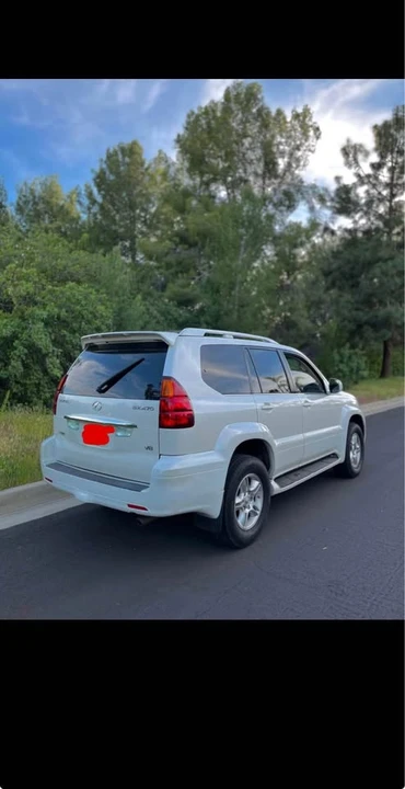 2005 Lexus GX 1st Gen - Image 5 of 11