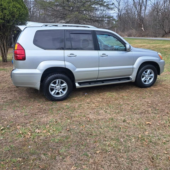 2005 Lexus GX 1st Gen - Image 3 of 20