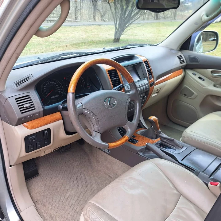 2005 Lexus GX 1st Gen - Image 12 of 20