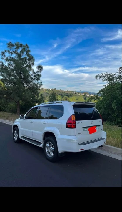 2005 Lexus GX 1st Gen - Image 3 of 11