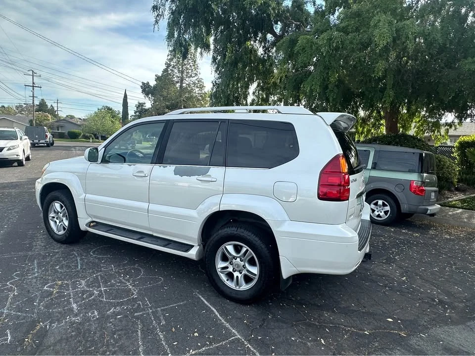 2005 Lexus GX 1st Gen - Image 5 of 15