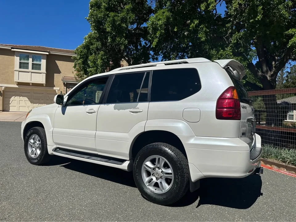 2005 Lexus GX 1st Gen - Image 4 of 15