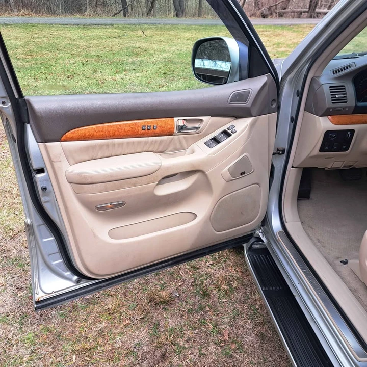 2005 Lexus GX 1st Gen - Image 11 of 20