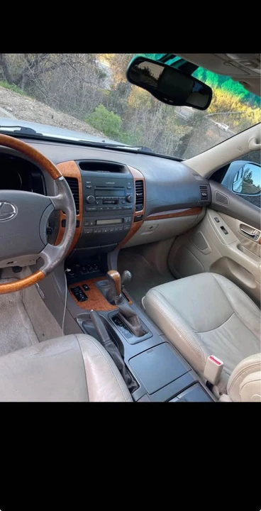 2005 Lexus GX 1st Gen - Image 6 of 11
