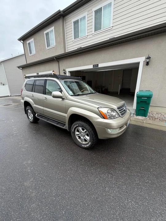 2005 Lexus GX 1st Gen - Image 2 of 20