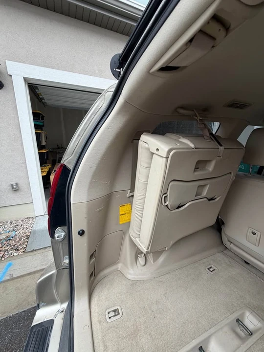 2005 Lexus GX 1st Gen - Image 19 of 20