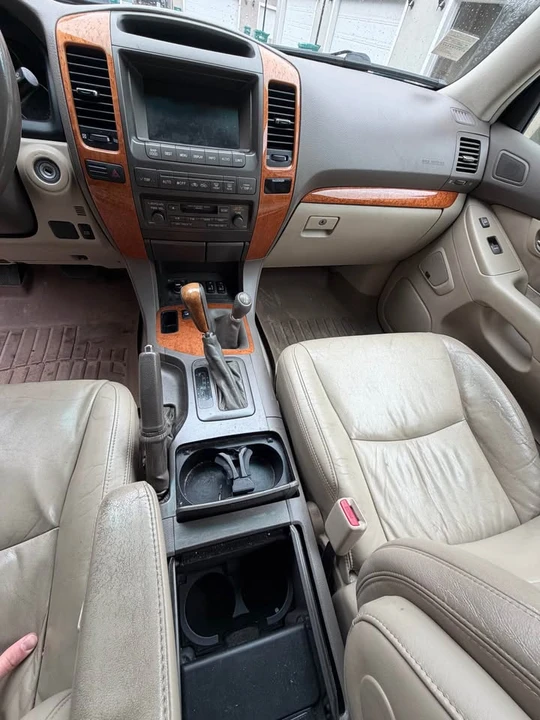 2005 Lexus GX 1st Gen - Image 11 of 20