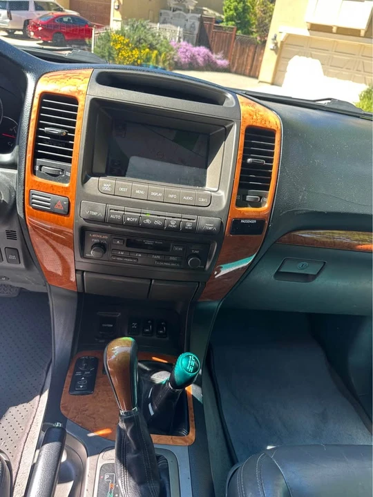 2005 Lexus GX 1st Gen - Image 9 of 15