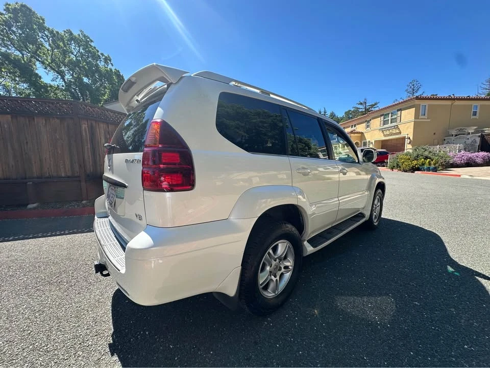 2005 Lexus GX 1st Gen - Image 3 of 15