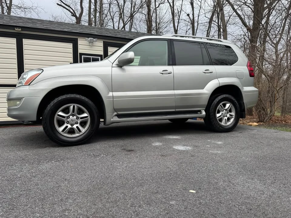 2005 Lexus GX 1st Gen - Image 2 of 8