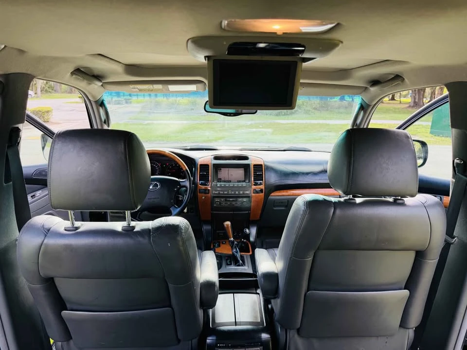 2005 Lexus GX 1st Gen - Image 9 of 13