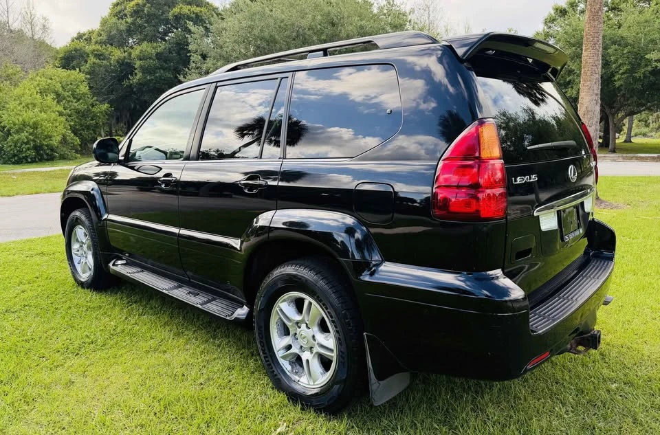 2005 Lexus GX 1st Gen - Image 5 of 13