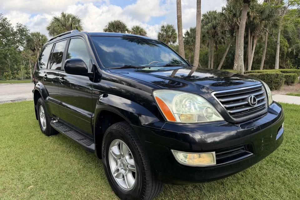 2005 Lexus GX 1st Gen - Image 3 of 13