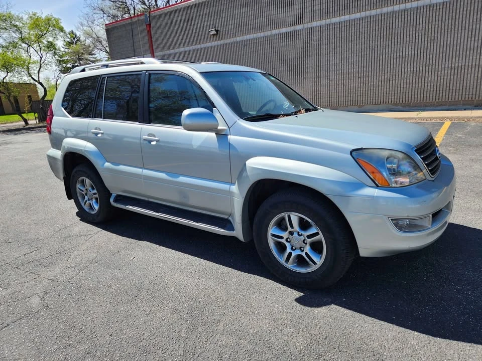 2005 Lexus GX 1st Gen - Image 3 of 12
