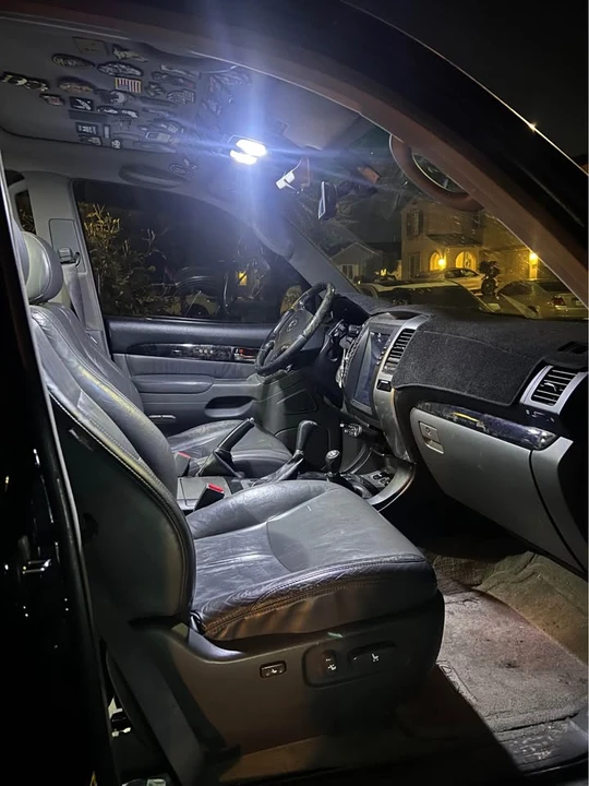 2005 Lexus GX 1st Gen - Image 10 of 12
